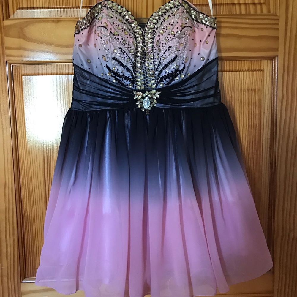 Dave & Johnny Homecoming/Prom dress